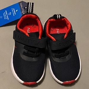 NWT NAUTICA BABY SNEAKERS SIZE 5C